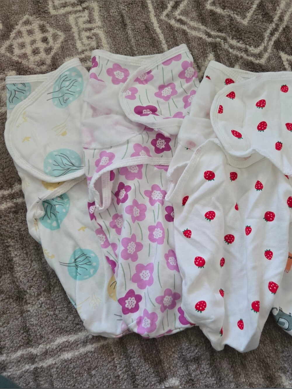NWOT Lot Of 4 Velcro Baby Girl Swaddles